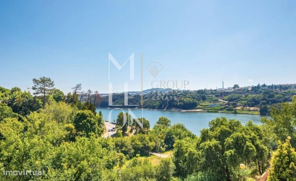 MORADIA T3, 2 TERRAÇOS E VISTAS SOBRE O RIO DOURO, A 2 MINUTOS DA MARI