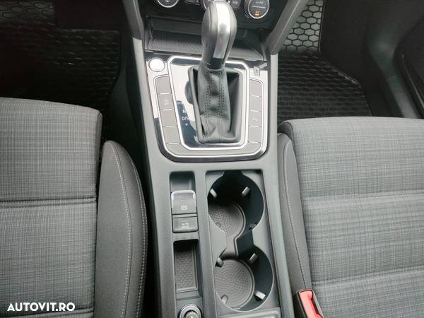 Volkswagen Passat 2.0 TDI DSG Comfortline - 20