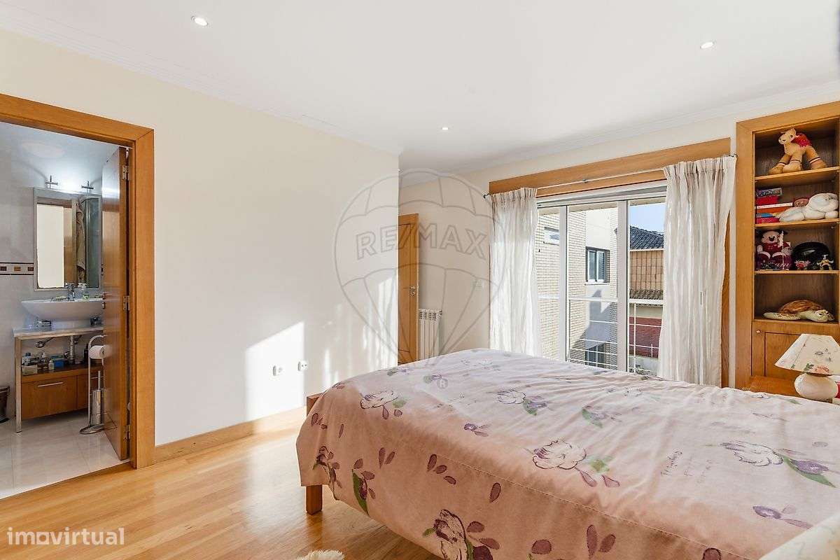 Moradia T4 para venda-17