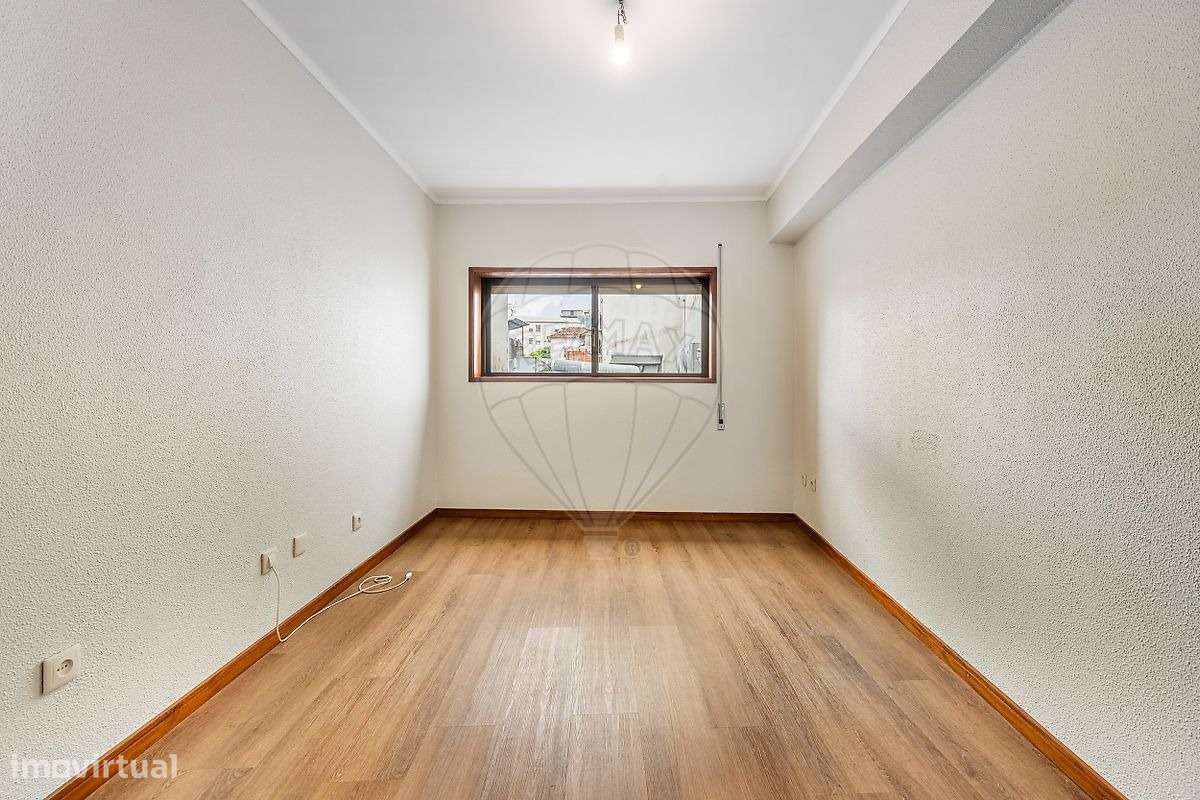 Apartamento T2+1 Renovado no Coração de Vila Nova de Famalicão-15