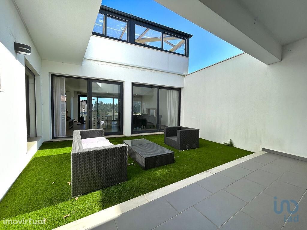 Casa / Villa T4 em Leiria de 258,00 m2