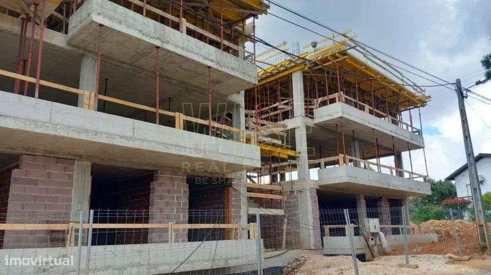 Apartamento T2 com garagem  Lordemão-22