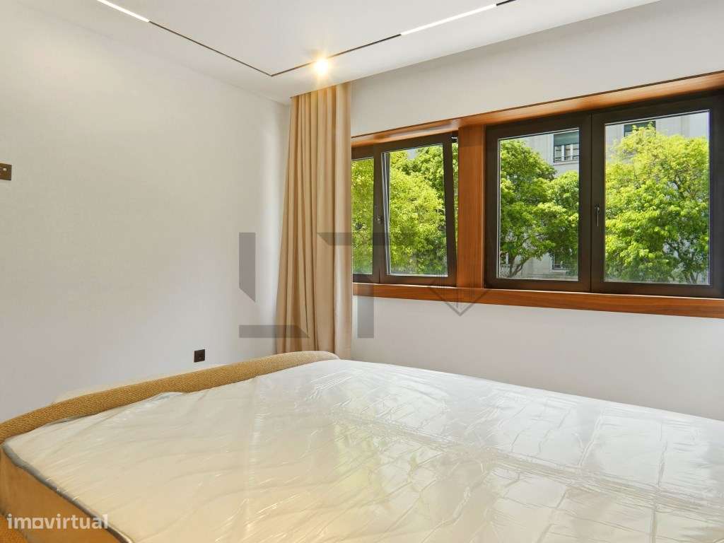 Apartamento T1 Totalmente Renovado com Acabamentos de Luxo, Varanda...-11