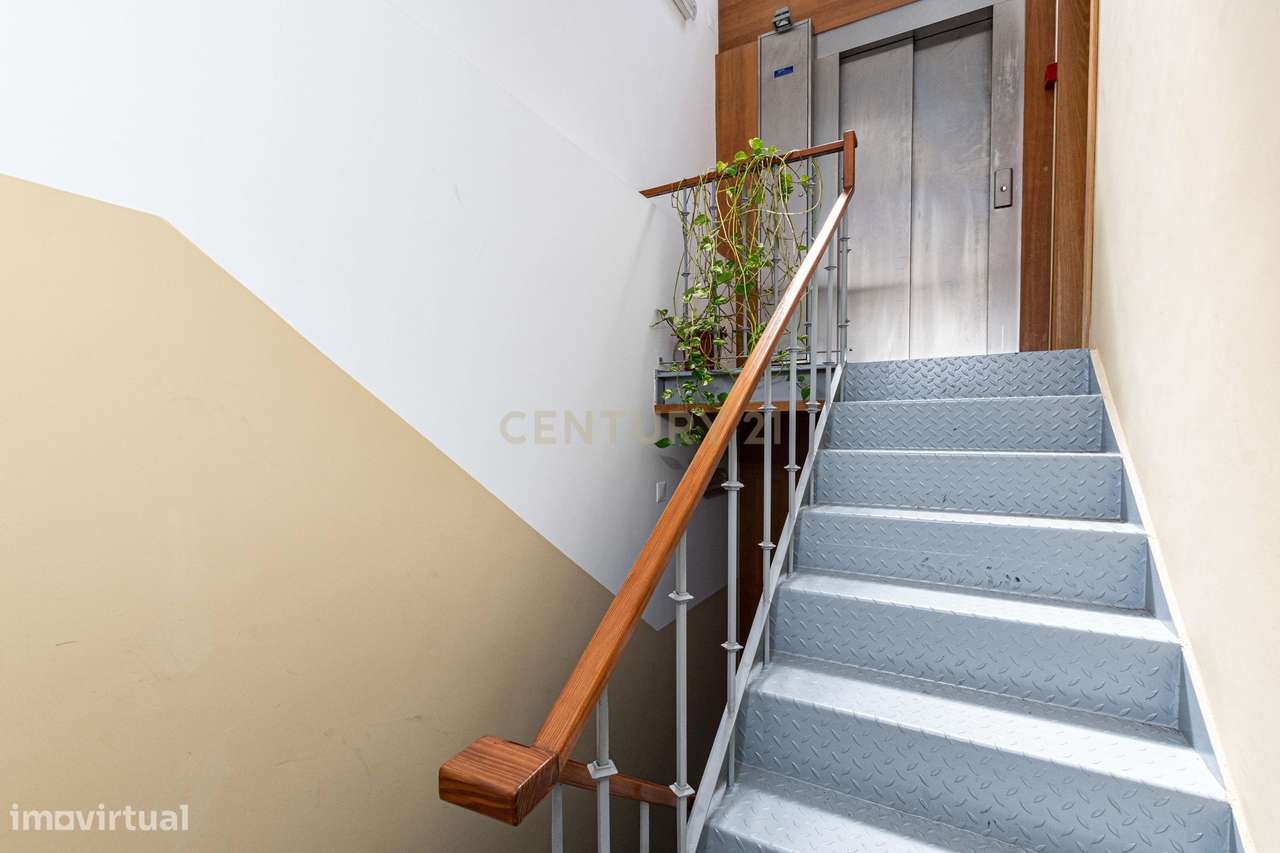 Escritório/Consultório para arrendamento de Serviços (1ª  andar). - Grande imagem: 4/6