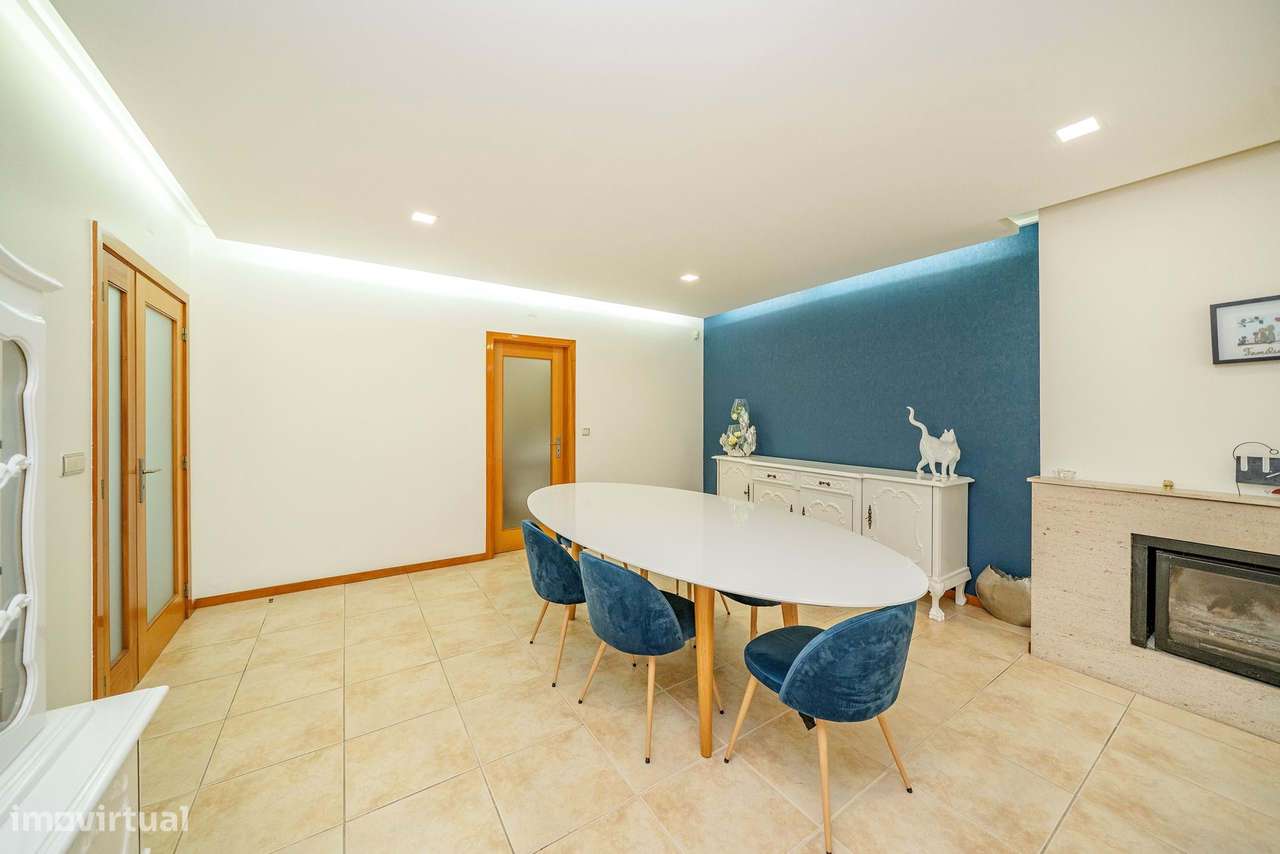 Moradia T4 de Gaveto em Palmeira, Braga-18