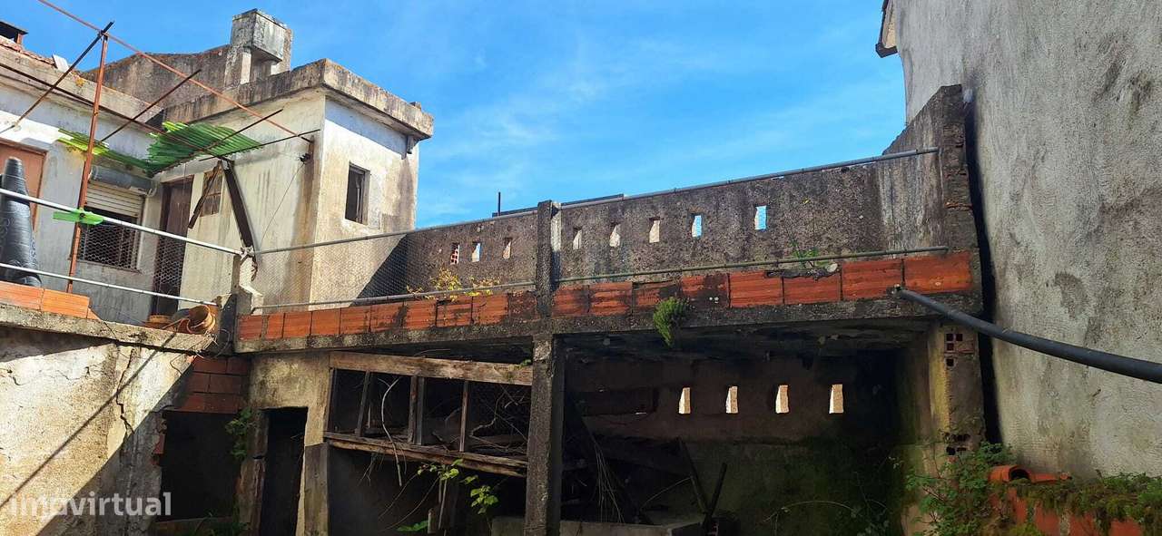 Moradia  para remodelação com Elevado Potencial em Anagueis-6