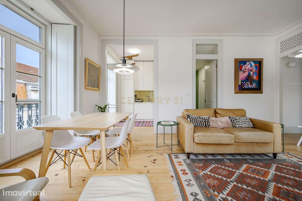 Apartamento T2 de Luxo com Varanda a Sul, Vista Rio e Prédio Totalment-5