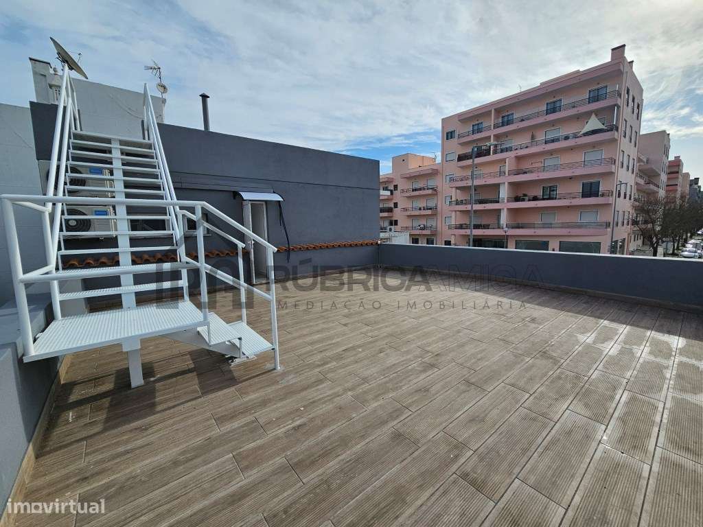 Moradia dúplex recuperada com garagem em Loulé-21