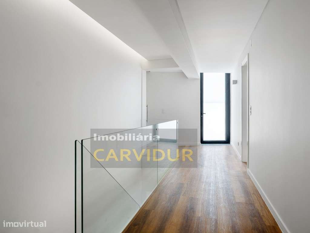 Moradia T5 de Luxo com Piscina Infinita ,Campo de Padel e Elevador ...-30