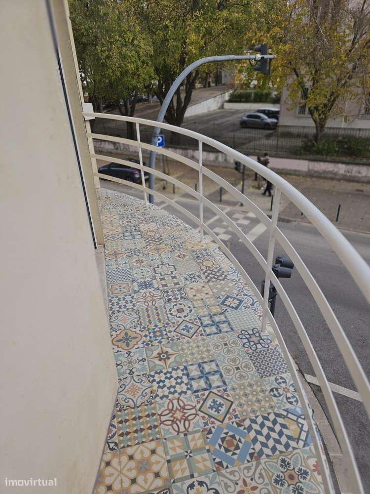 Apartamento T3  Renovado na Penha de França, Lisboa-13