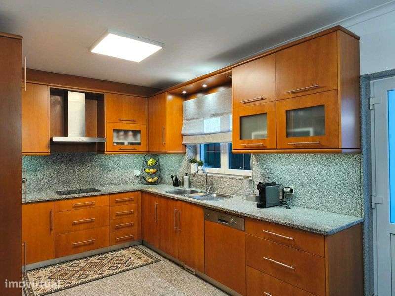 Moradia T4+1 Gulpilhares/Miramar - Grande imagem: 5/12