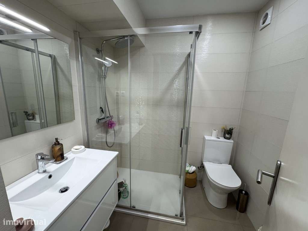 T4 Totalmente remodelado em Alfornelos - Junto ao Metro - Grande imagem: 3/16