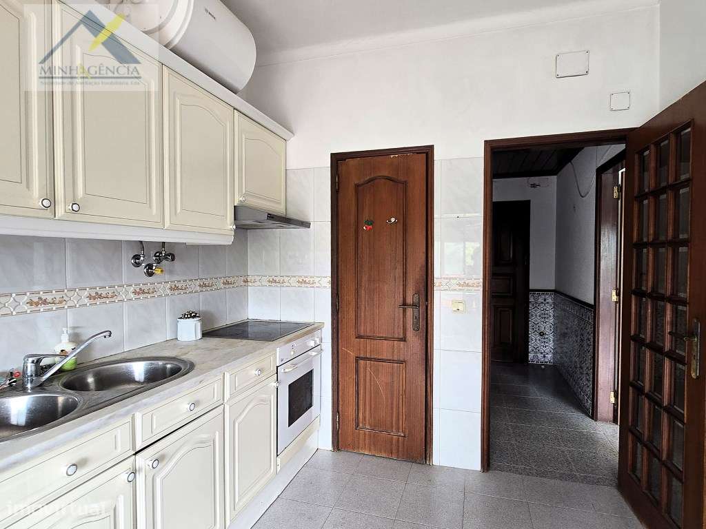 Apartamento T2 na Av. Bento Gonçalves em Setúbal-10
