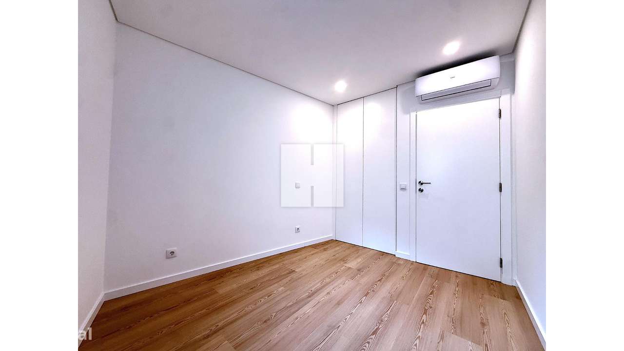 Apartamento T1K Novo em Zona Nobre-24
