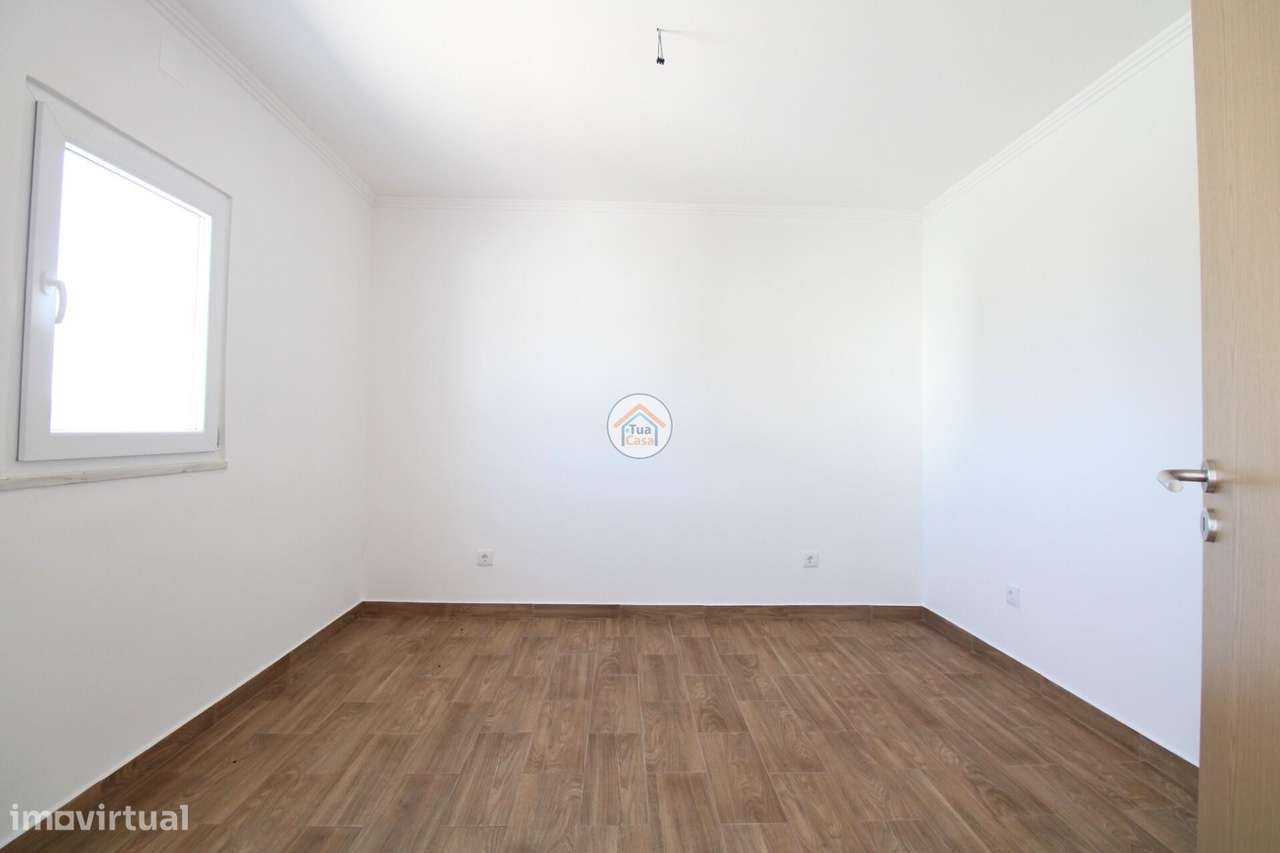 Moradia T3 remodelada com 591m2 de terreno e anexo em Cabeça de Carnei - Grande imagem: 5/29