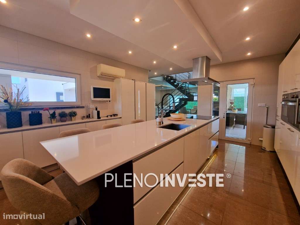 Moradia Isolada V3+2 com piscina na Quinta de Valadares-9