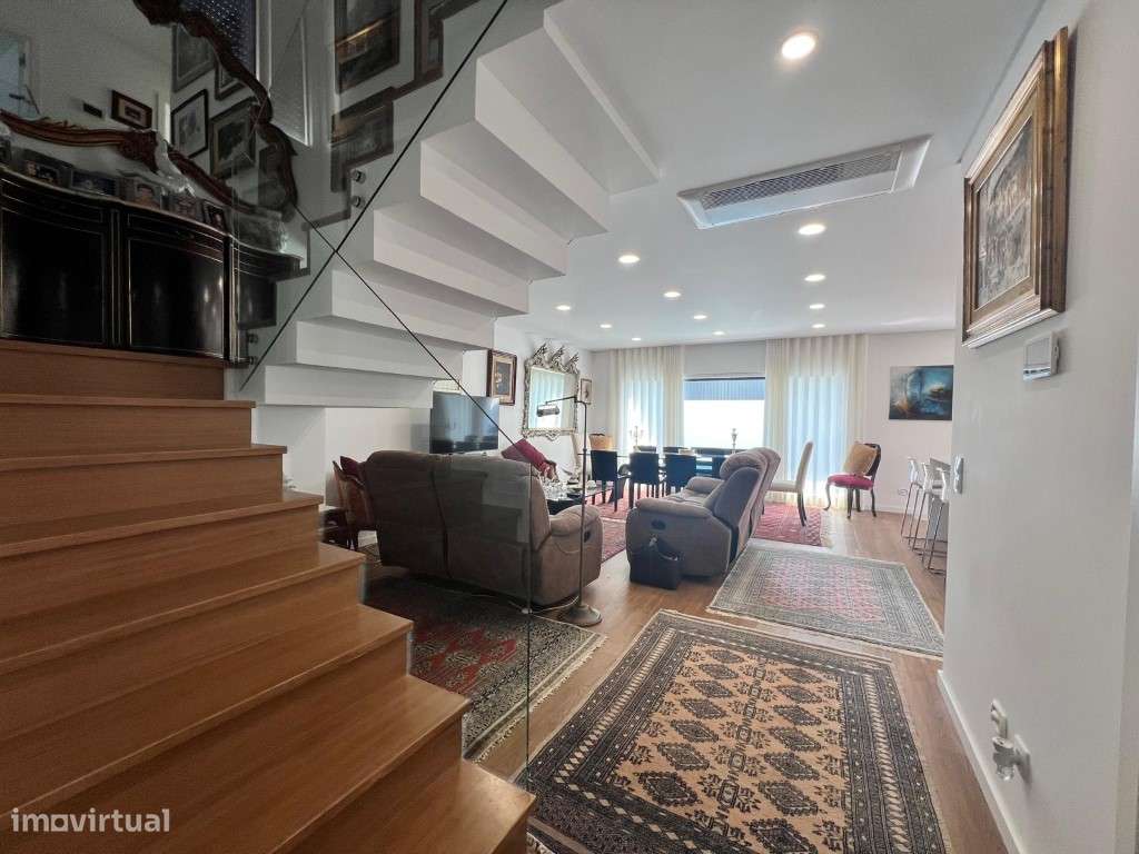 Moradia Isolada T4 Com piscina-35