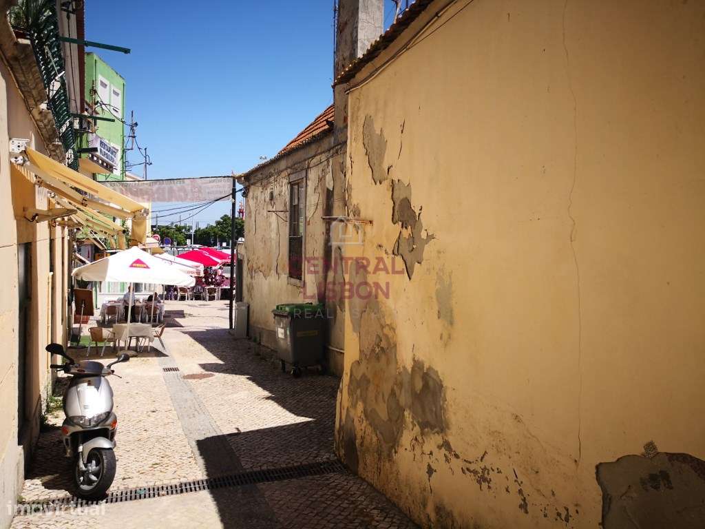 Prédio para reabilitação total- Cacilhas - Almada- Vista Tejo - Grande imagem: 4/21