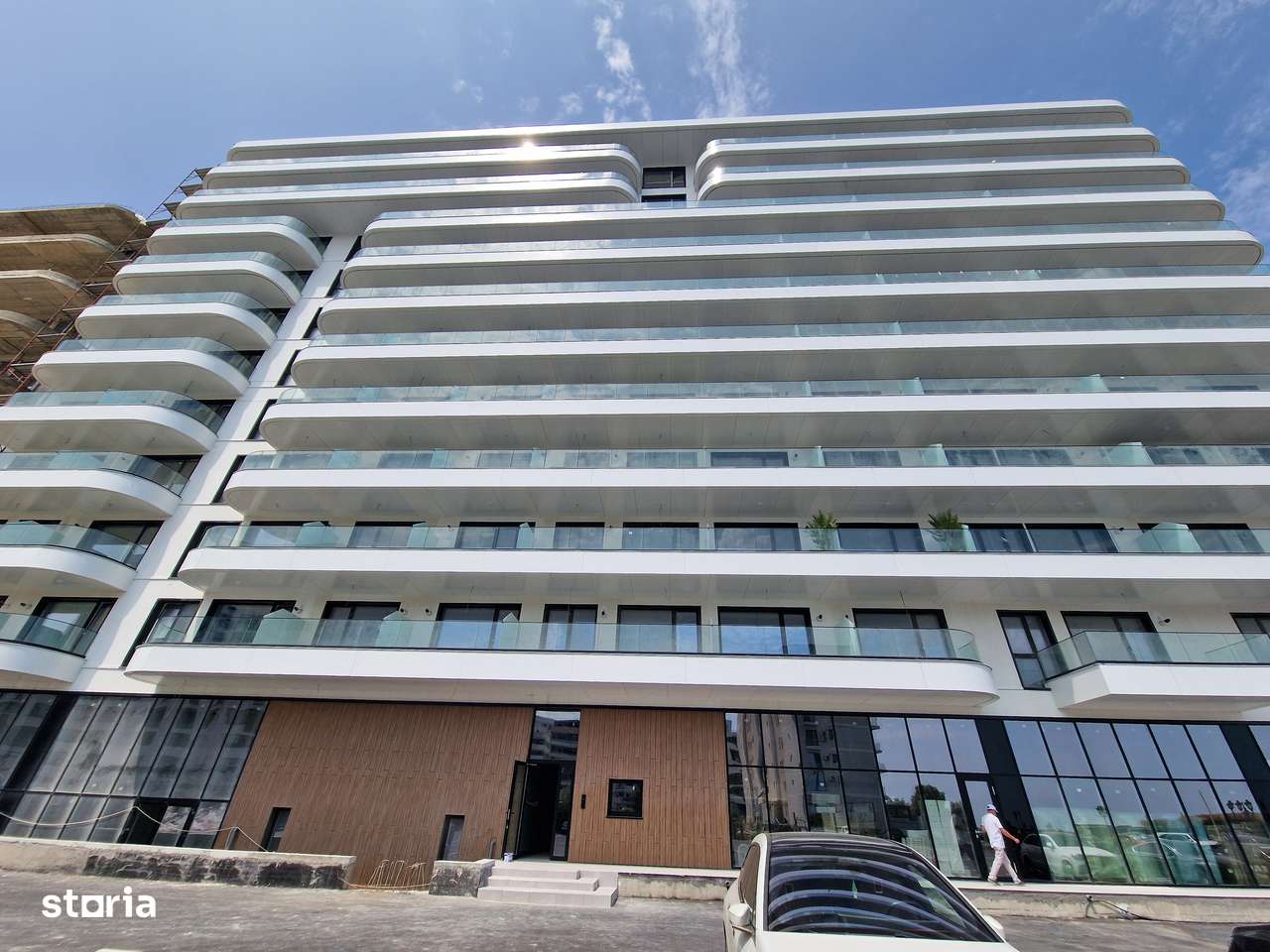 Mamaia Nord - Garsoniera în Complex Tomis Villa Grand Resort, parcare-0