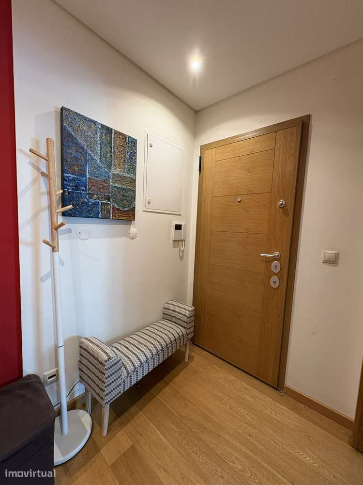 Excelente T2 na Quinta dos Barros (Alvalade), localização privilegiada - Grande imagem: 2/51