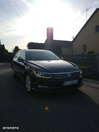 Volkswagen Passat - 11