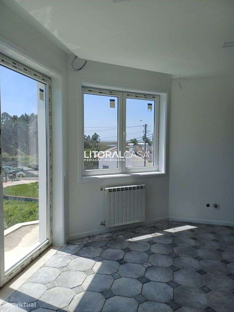 Moradia T4 | Remodelada | Póvoa do Paço - Grande imagem: 4/36