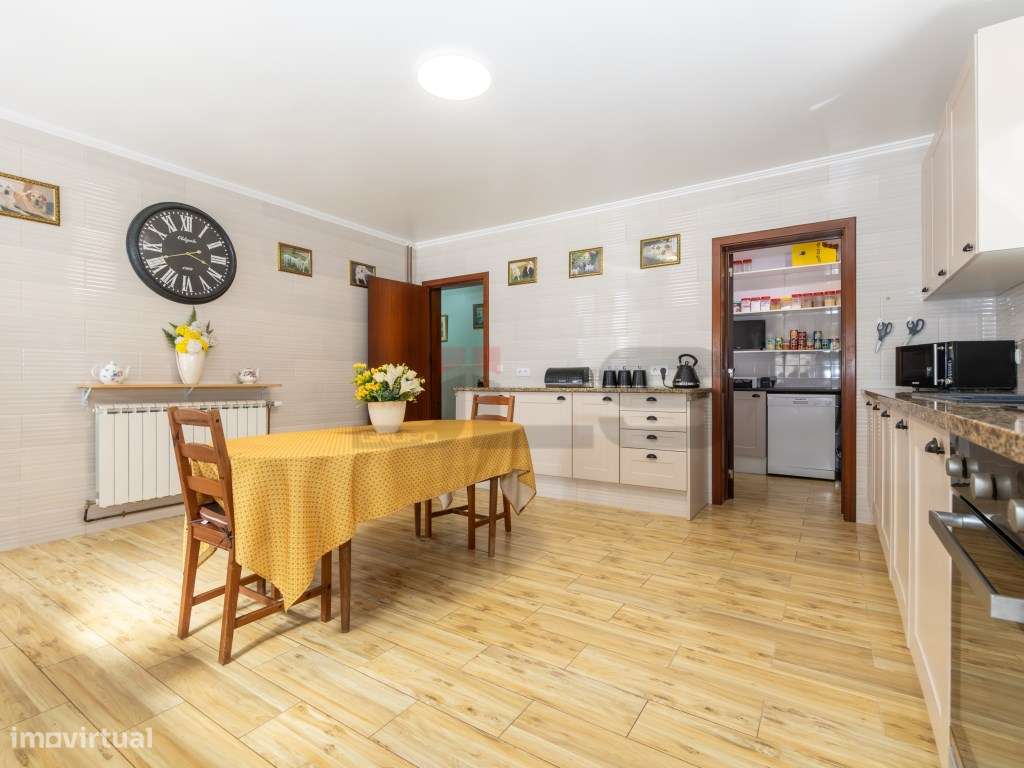 Moradia T3 Contemporânea com Grande Jardim em Rabo de Peixe , São M...-11