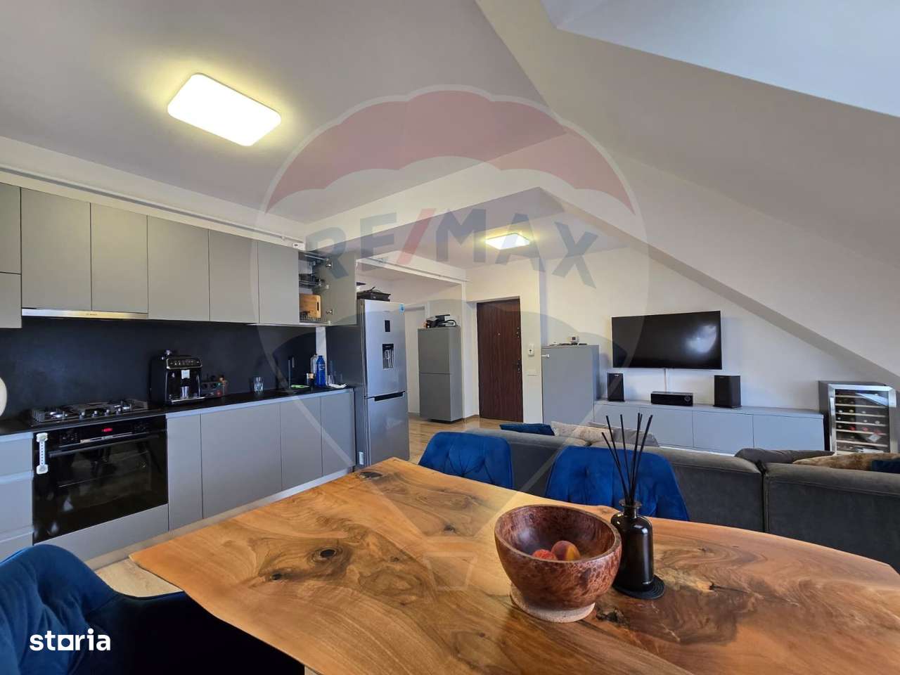 Apartament cu 3 camere în Zona Bună Ziua-4