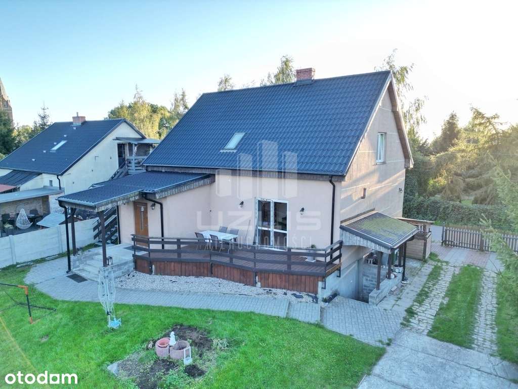 Dom w spokojnej okolicy - Pełny obrazek: 1/20