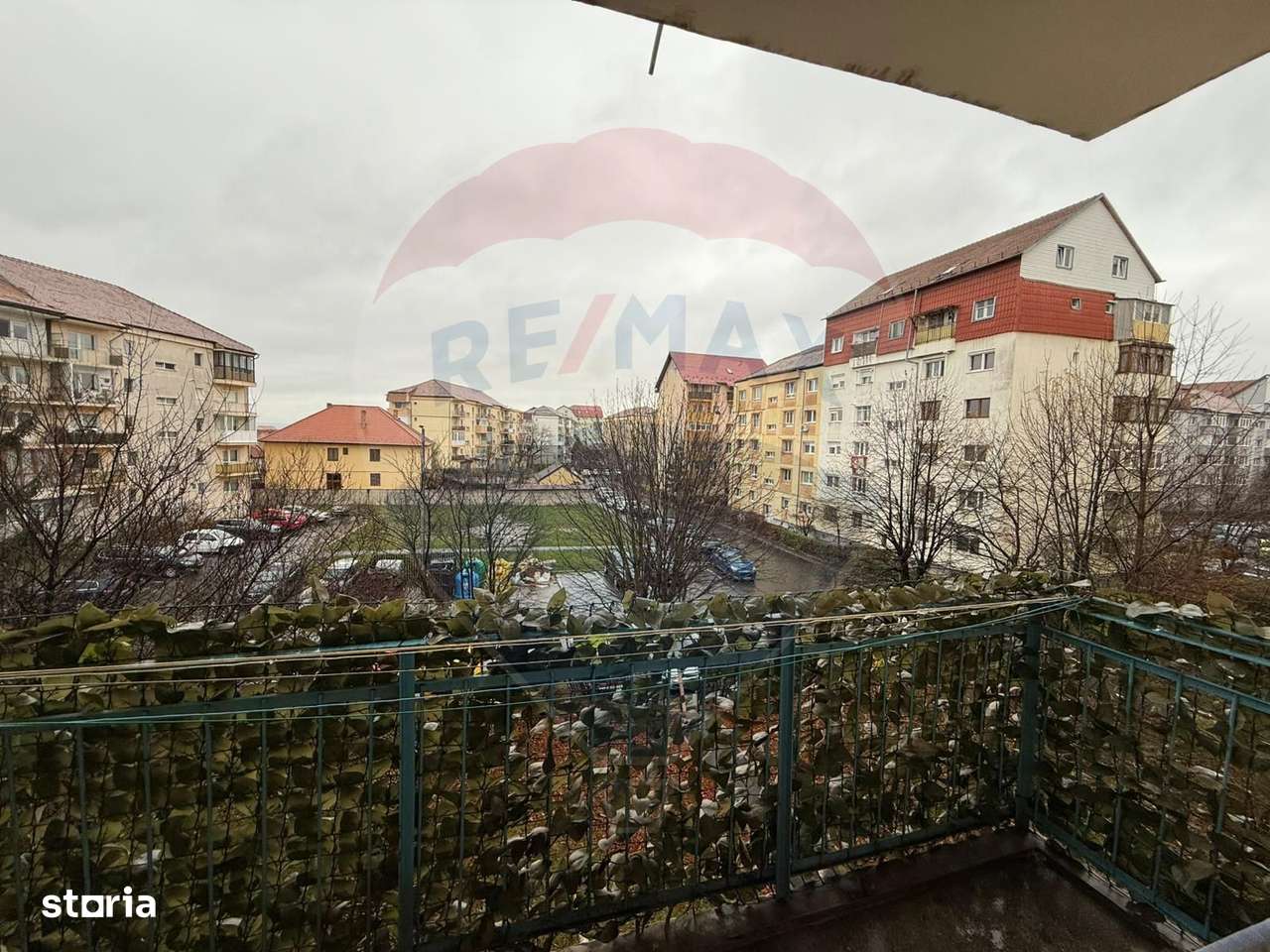 Apartament cu 3 camere de vânzare în zona Valea Aurie-8