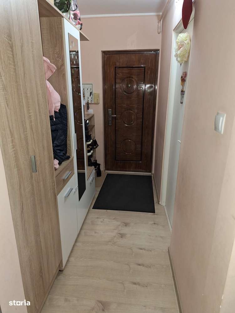 De vânzare apartament decomandat-7