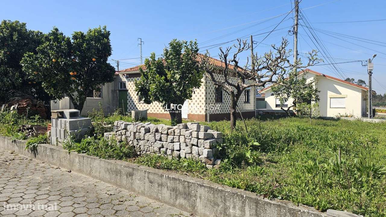 Moradia T2+1 | Térrea | Jardim | Estacionamento - Grande imagem: 4/23