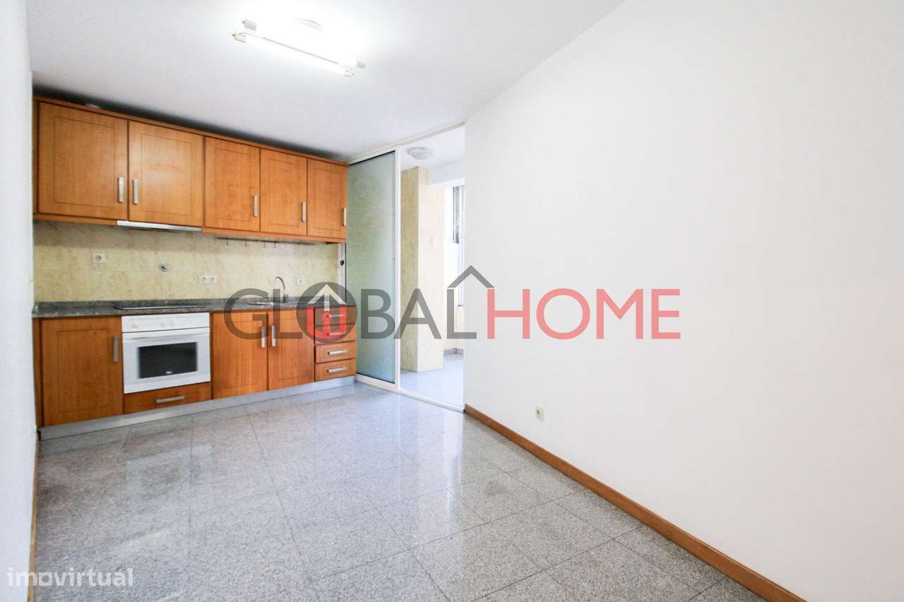 Apartamento T3 na Avenida da Carvalha-8