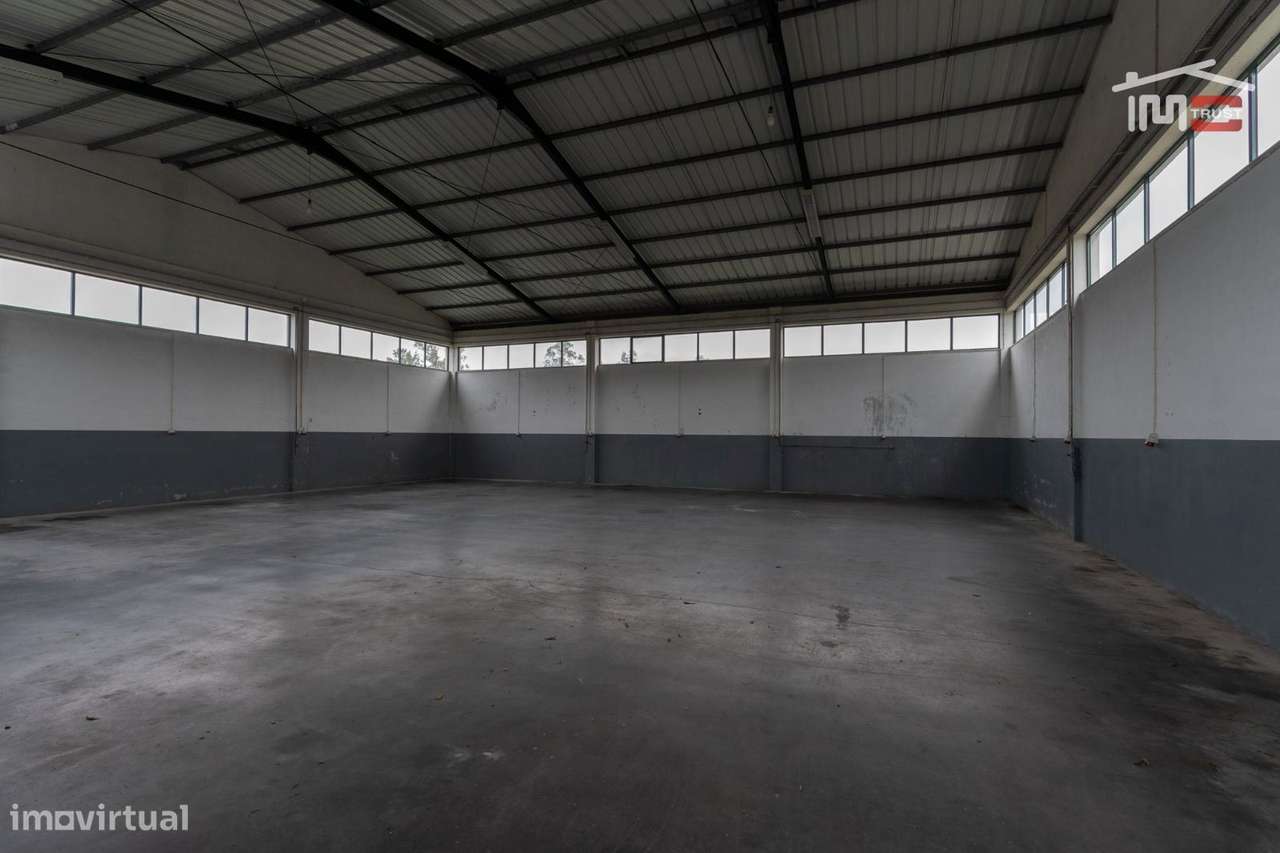 PAVILHÃO PARA ACTIVIDADE INDUSTRIAL CAVE E RES DO CHÃO EM CASAL DOS... - Grande imagem: 4/24