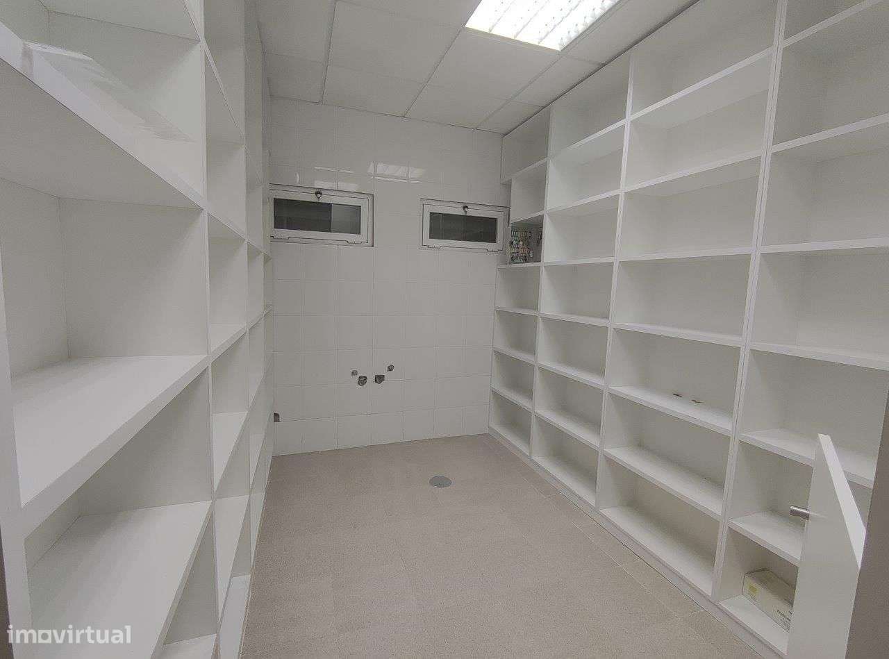 Armazém/fábrica com licenciamento industrial em Castelo de Paiva-14