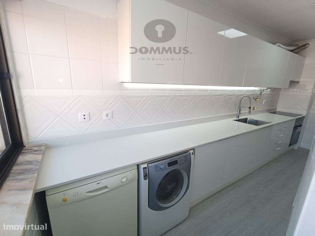 Apartamento T2 Remodelado c/ Arrecadação em São Marcos-3