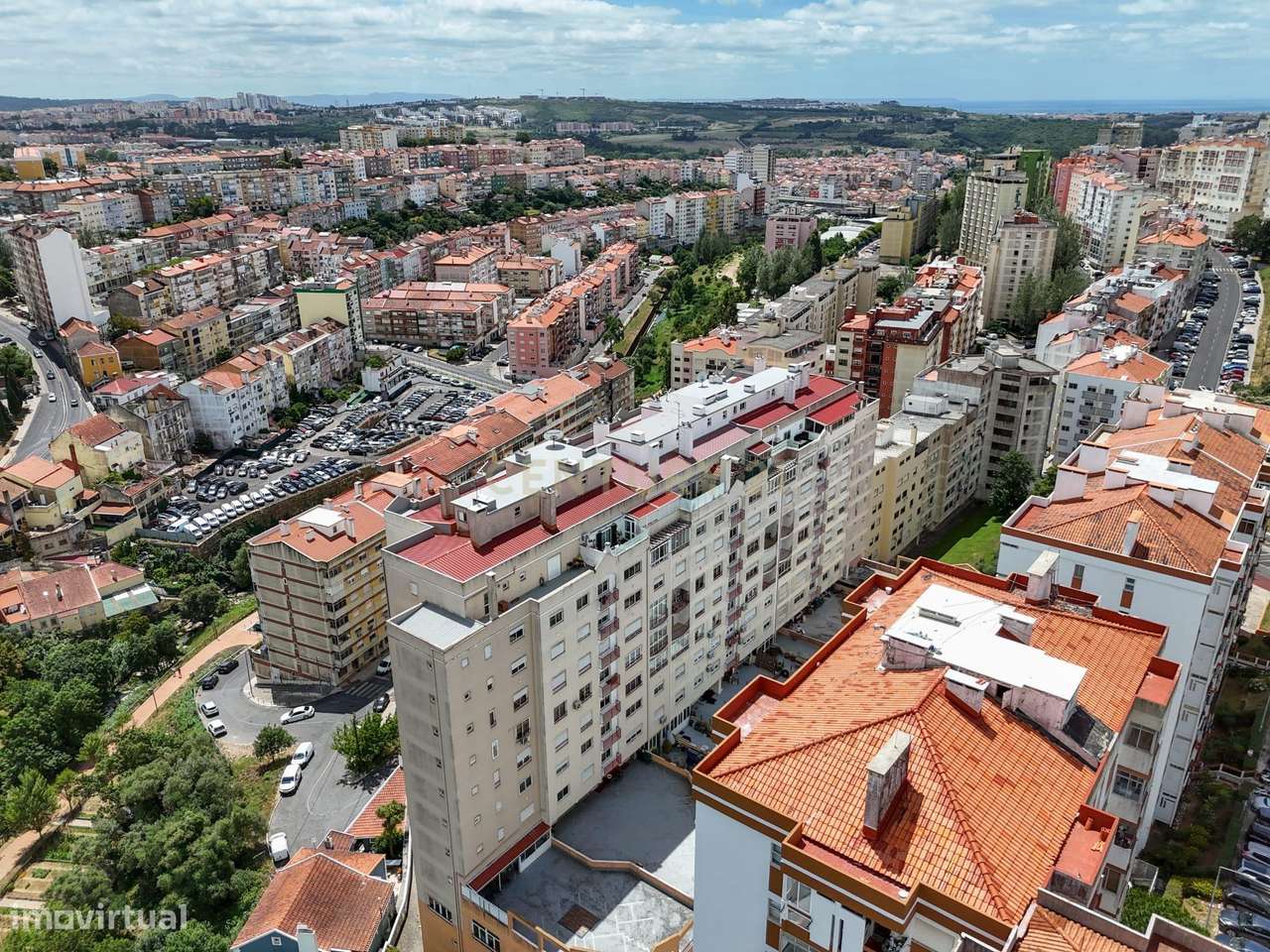 Apartamento T2 Totalmente Renovado com Estacionamento-29