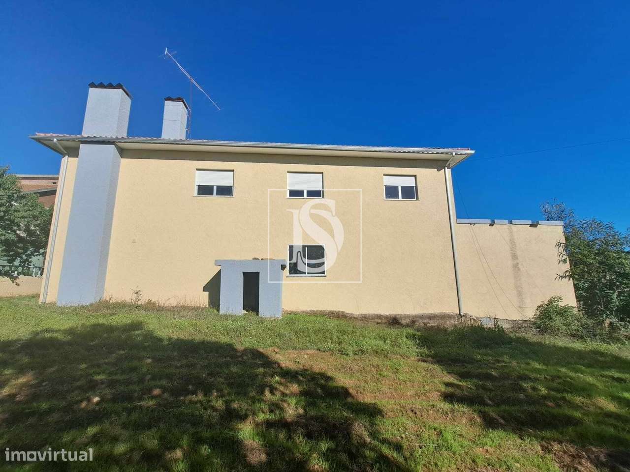 Venda de Moradia T4 independente em S. João da Corveira, Valpaços-5