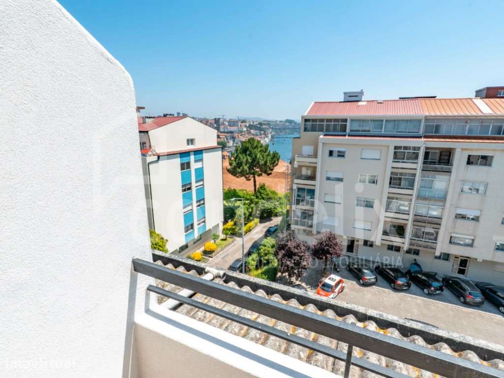 Duplex T6 para venda no Candal, Vila Nova de Gaia-23