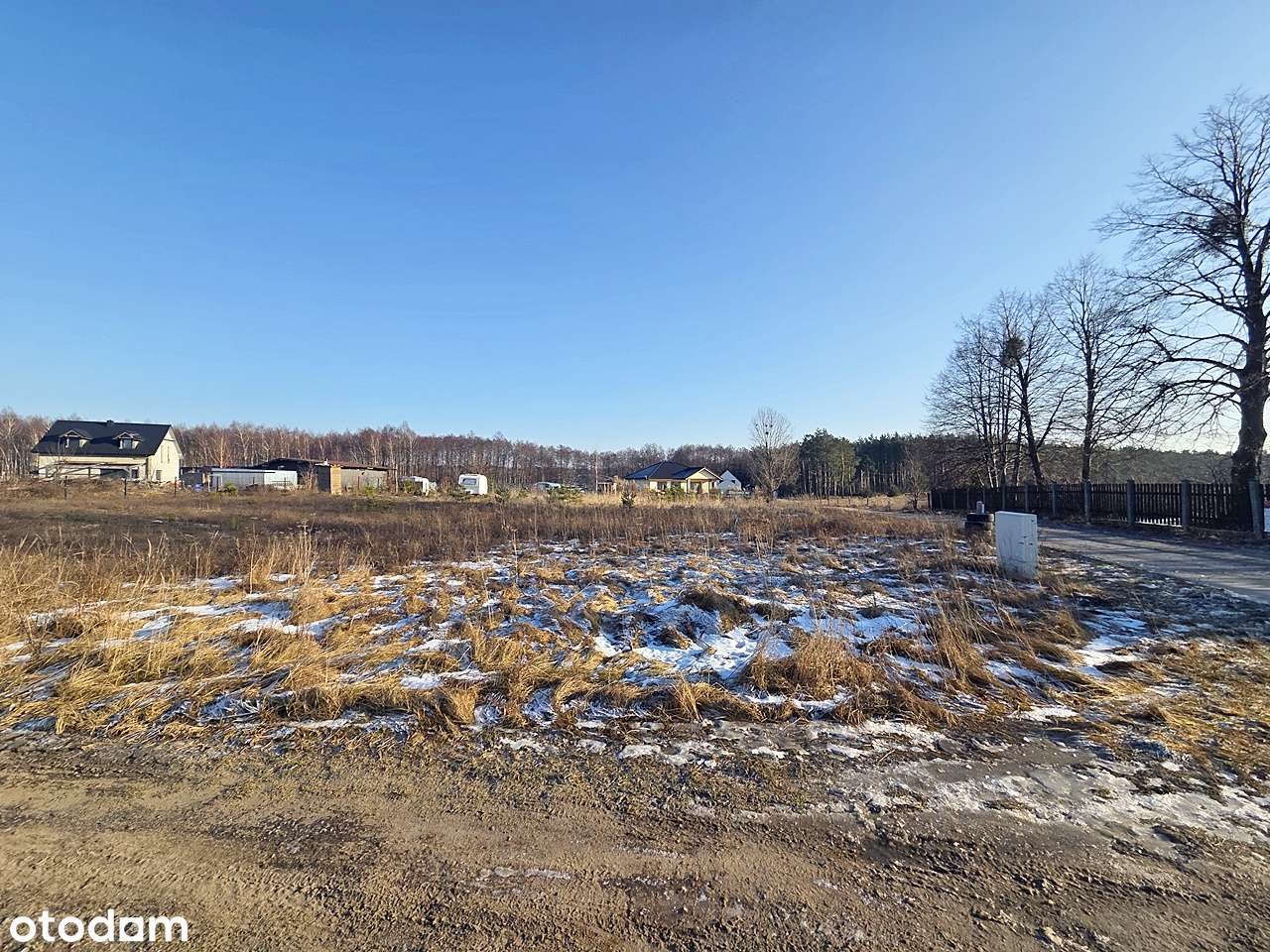 Na nowopowstałym osiedlu w sąsiedztwie lasu-7