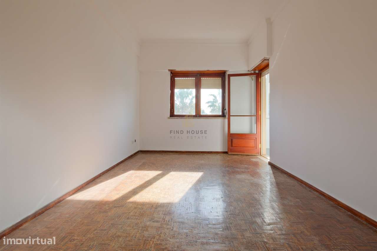 Apartamento T2 na zona da Figueirinha em Oeiras-8