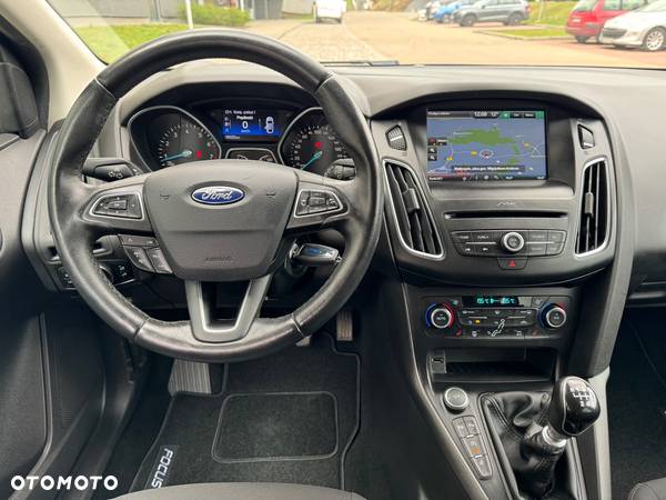 Ford Focus 1.0 EcoBoost Start-Stopp-System TITANIUM - 13