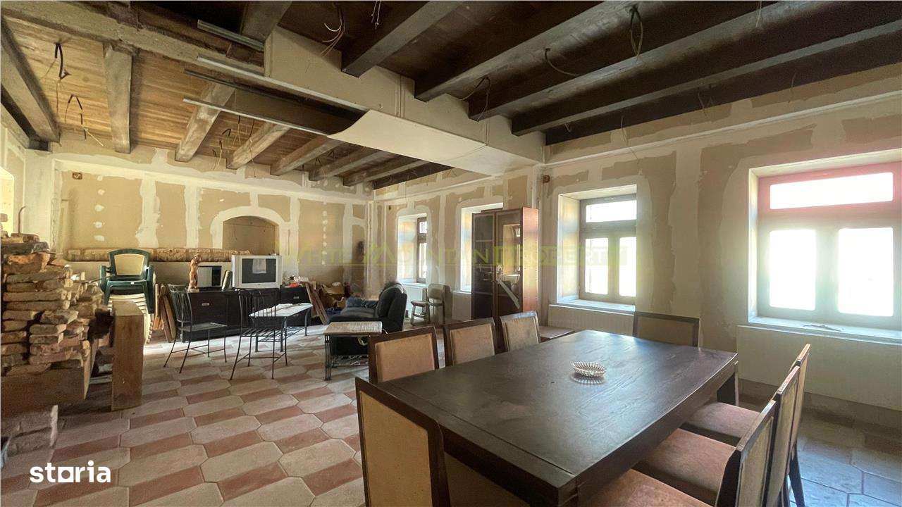 Casa speciala cu istorie de vanzare Jimbor | Fosta scoala - Imagine principală: 3/15