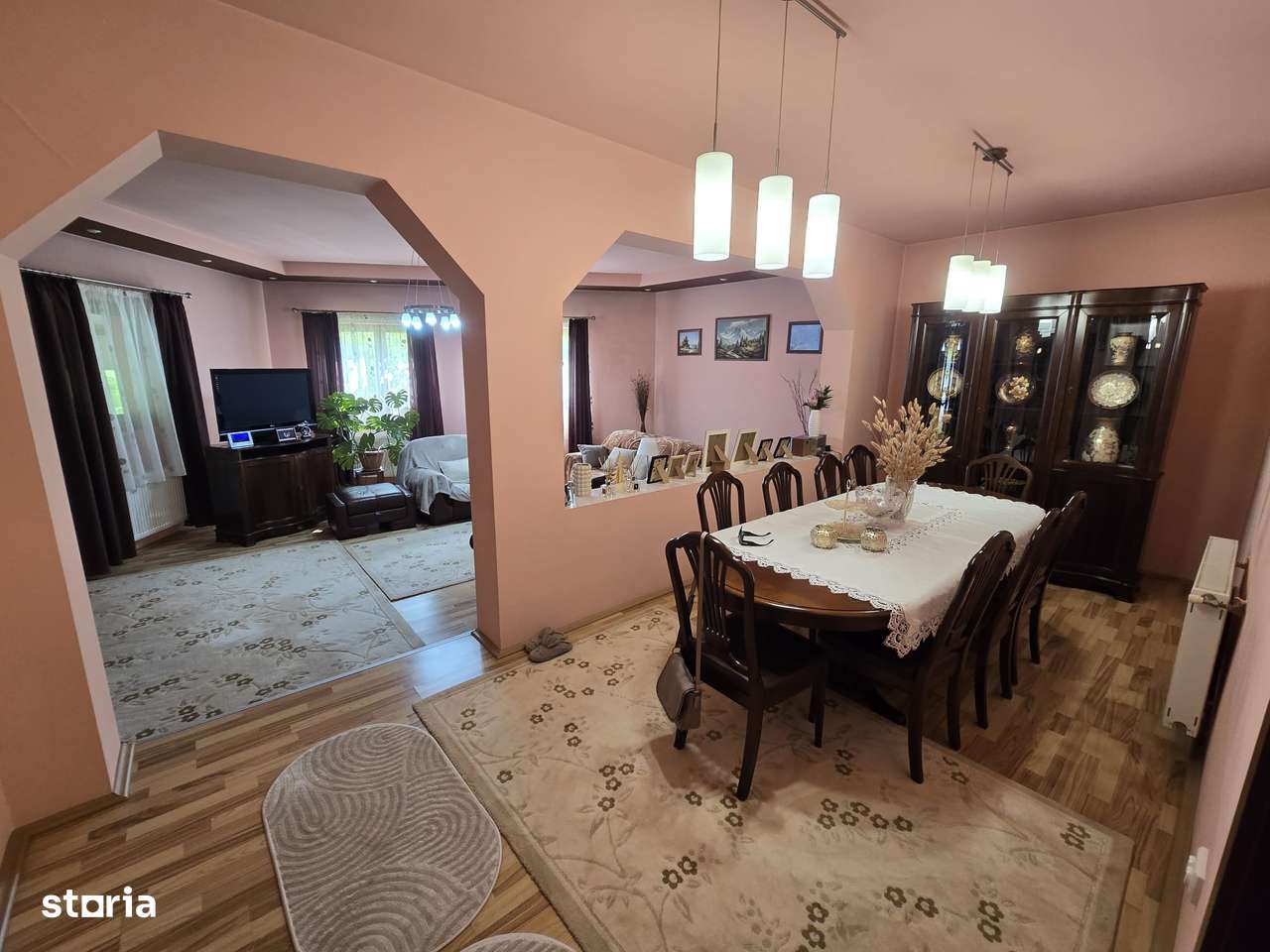 Casă Individuală cu 8 Camere și 4 Băi –  Ciarda Roșie - 375.000 Euro - Imagine principală: 4/20