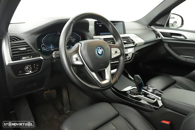 BMW iX3 Impressive - 9