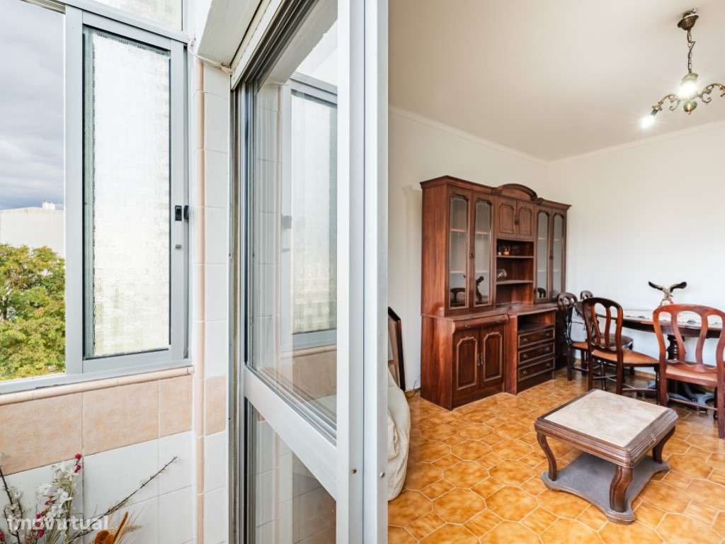 Apartamento T3 no Vale da Amoreira - Último andar-2