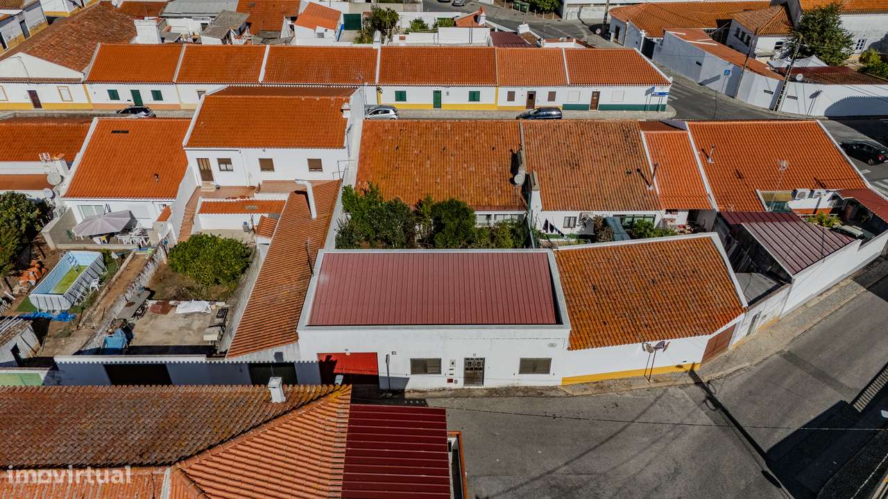 Moradia com Quintal e Garagem à Venda em Viana do Alentejo-57