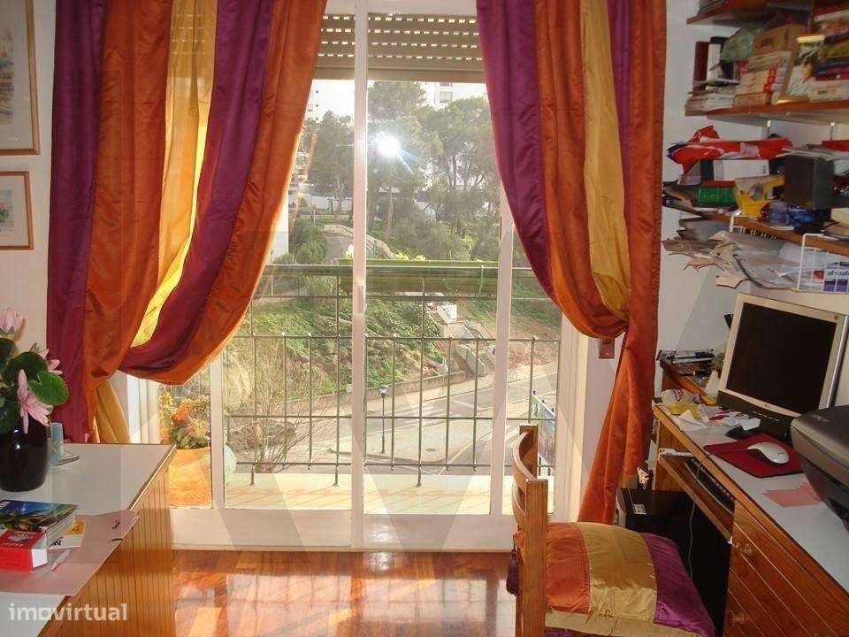 Apartamento excecional T5 C/ 2 Suites, Lareira, Varandas - Prédio Port-18