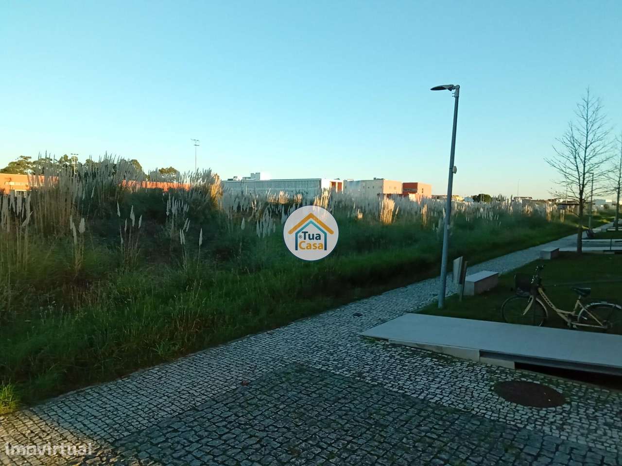 Terreno Urbano com Projeto Aprovado de Residência Universitária em Ave - Grande imagem: 2/17