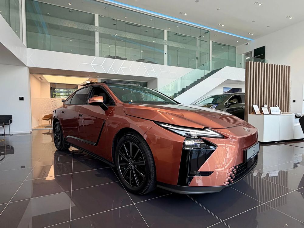 Lexus ES VII [2018 - Prezent] 300h 2.5 FWD E-CVT Executive 2026